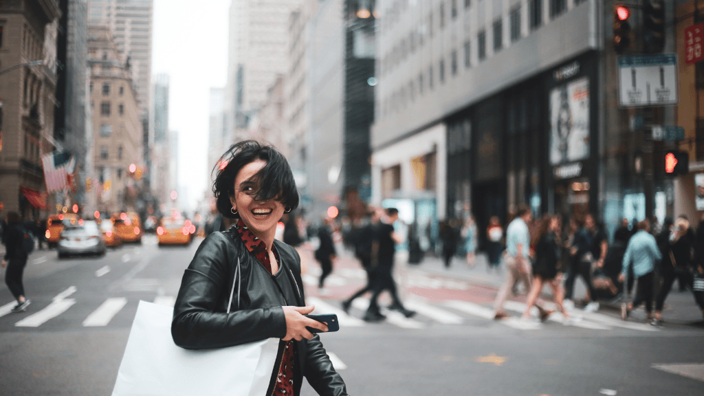 AI Resume Builder vs Human Resume Writer — Which Gets You Hired Faster?